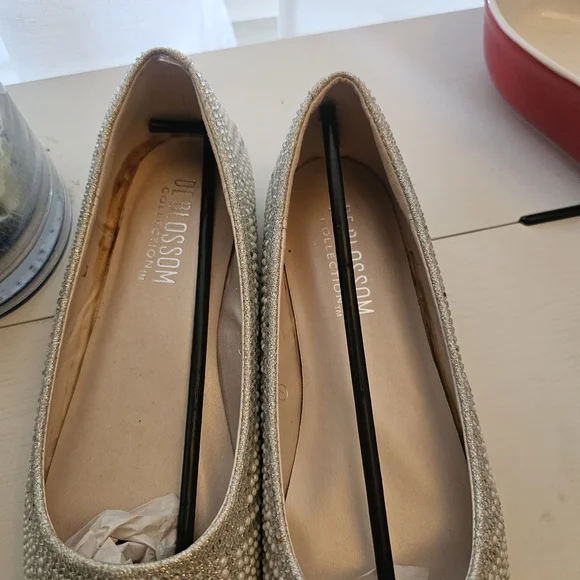 De Blossom Collection Glittering Silver Flats - Picture 7 of 16
